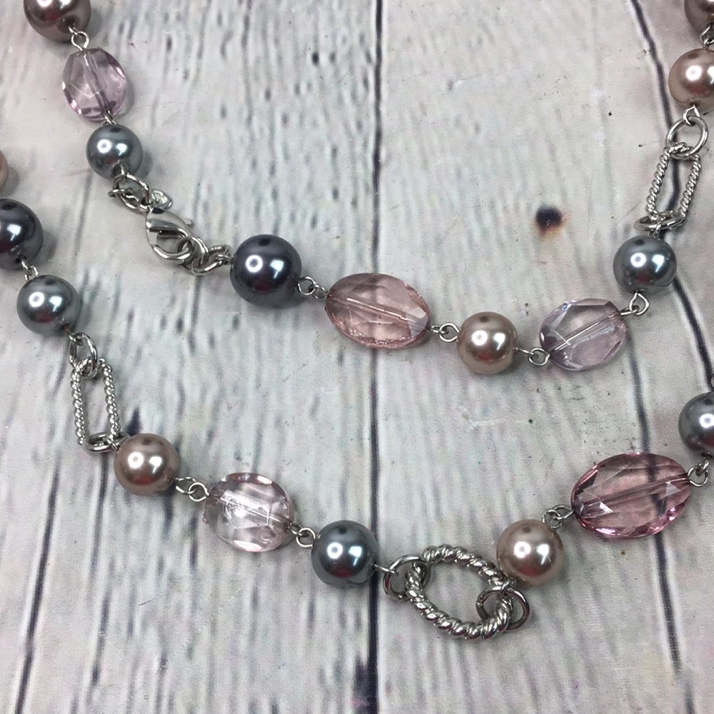 Elegant Pink and Silver Beaded Necklace